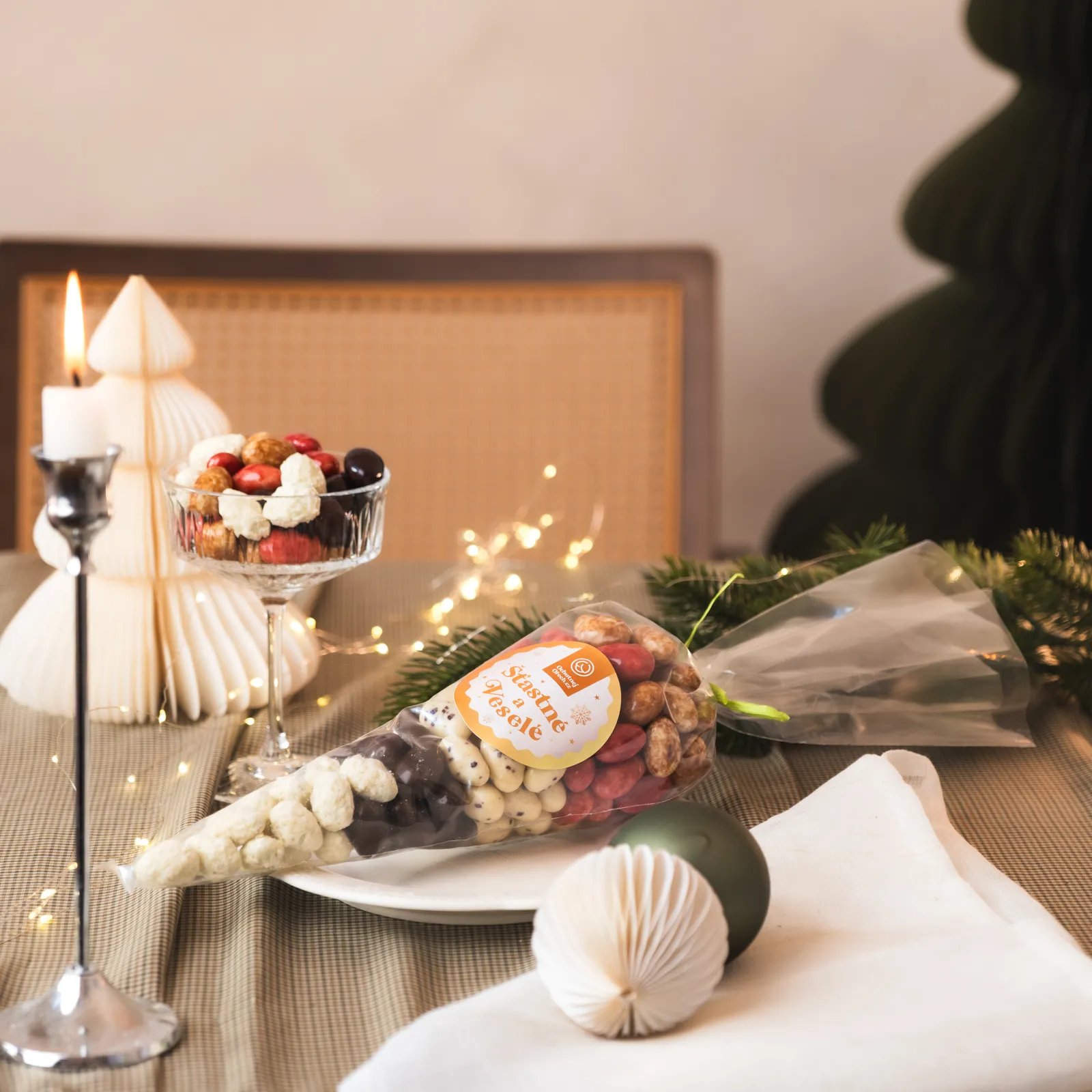 Darčekový kornút Šťastné a veselé 600 g