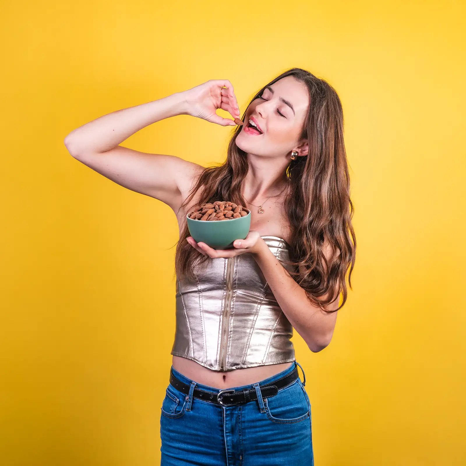 Pražené mandľové jadrá, UDENÉ, 23-25 VEĽKÉ