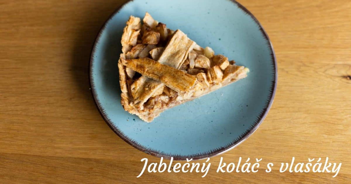 Jablkový koláč: jednoduchý recept s vlašskými orechmi