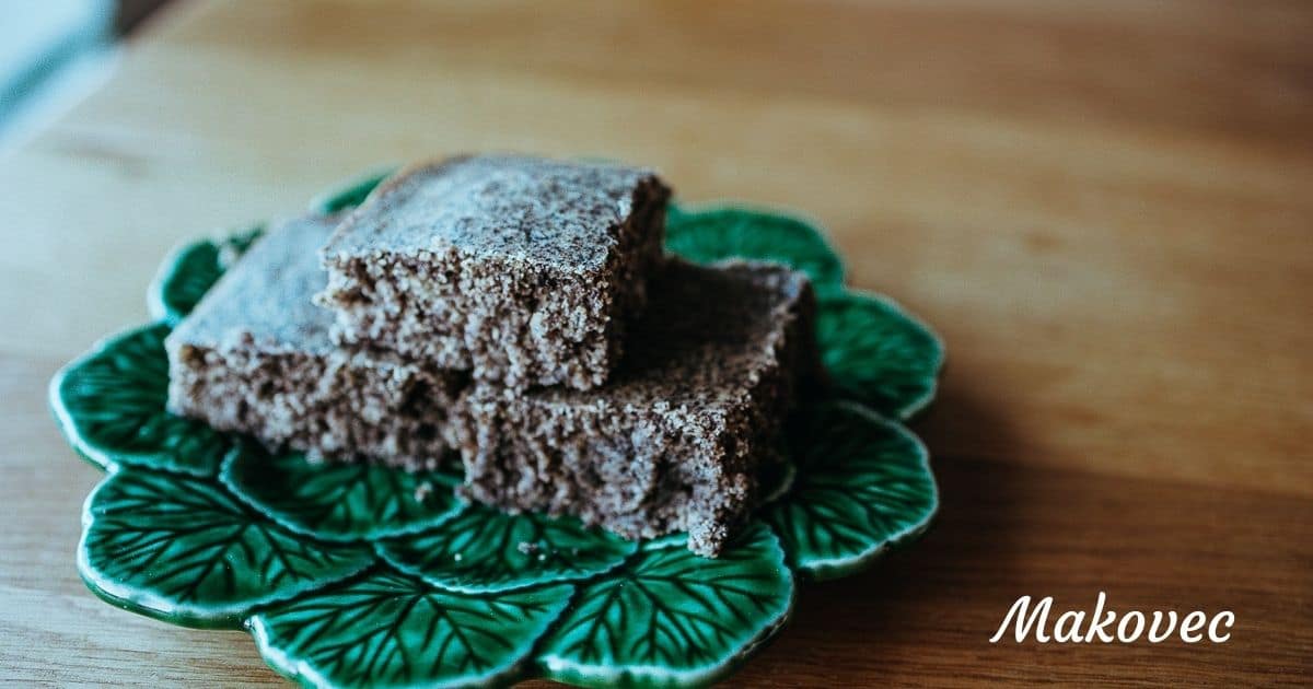 Recept na babičkin vláčny hrnčekový makovec | Ochutnej Ořech