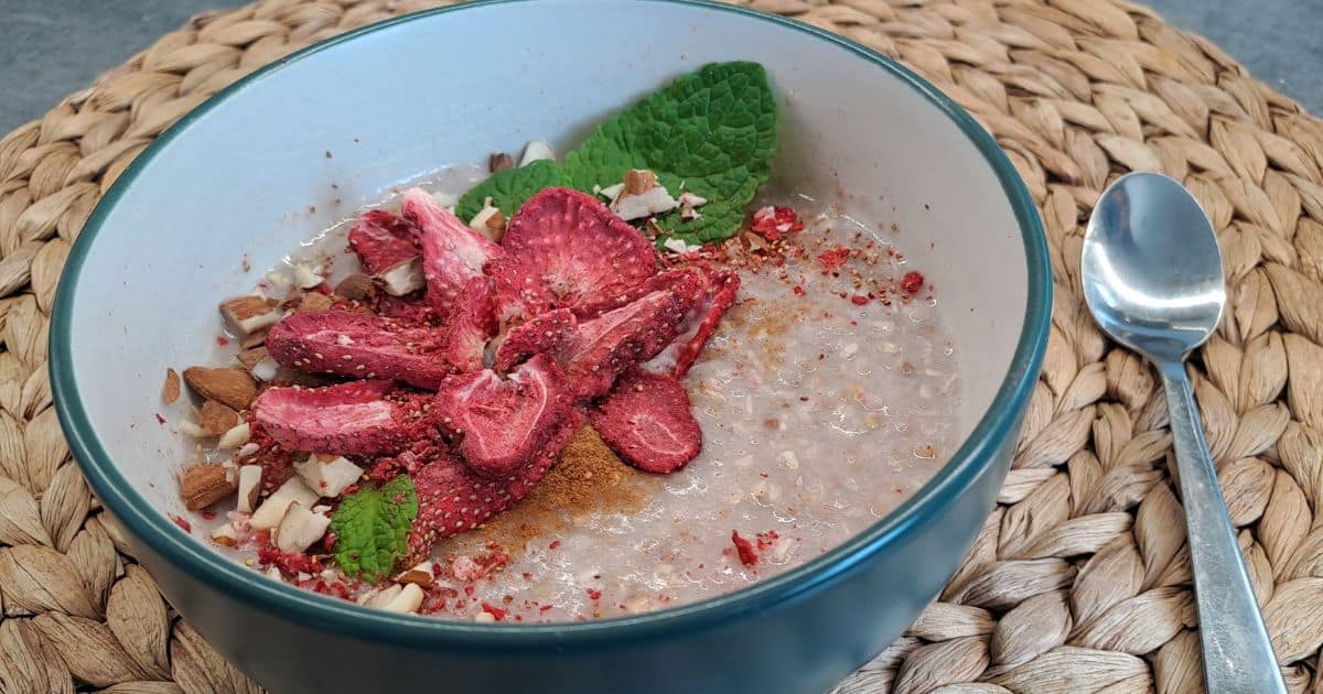 Recept: Sladká pohánková kaša na raňajky s ovseným mliekom - Ochutnej Ořech