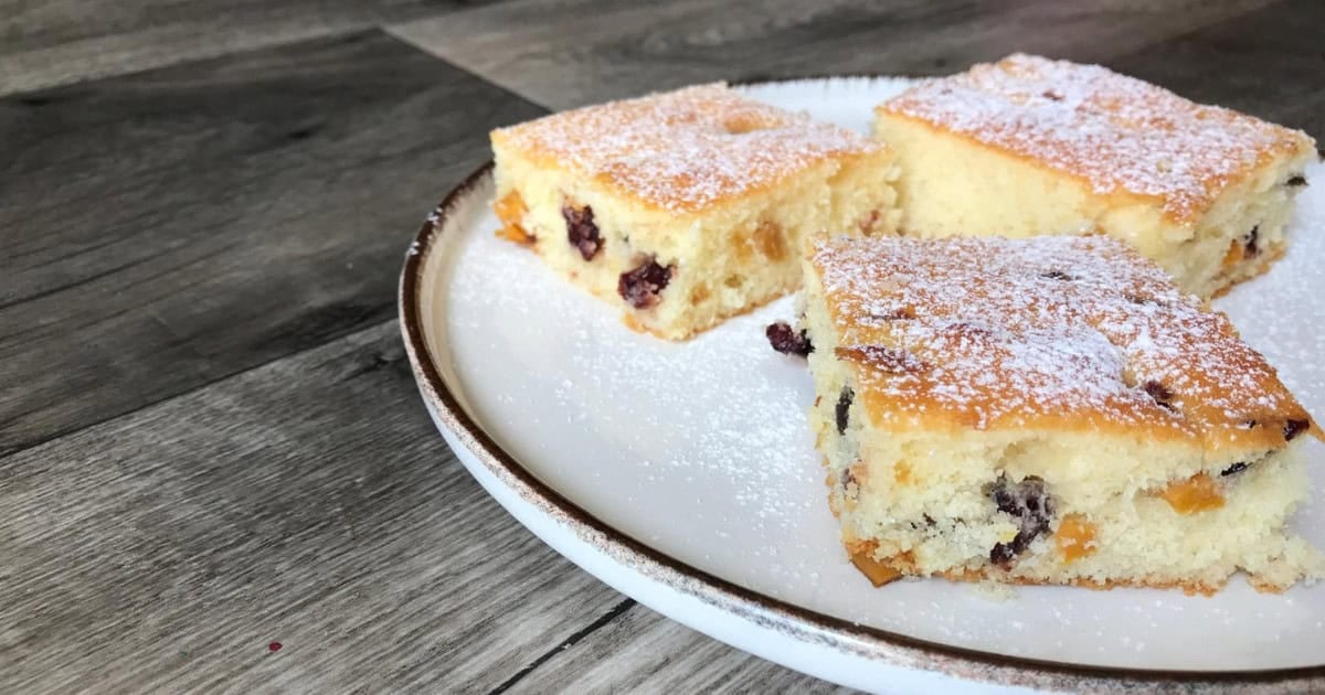 Recept: Tvarohový koláč na plech so sušeným mangom