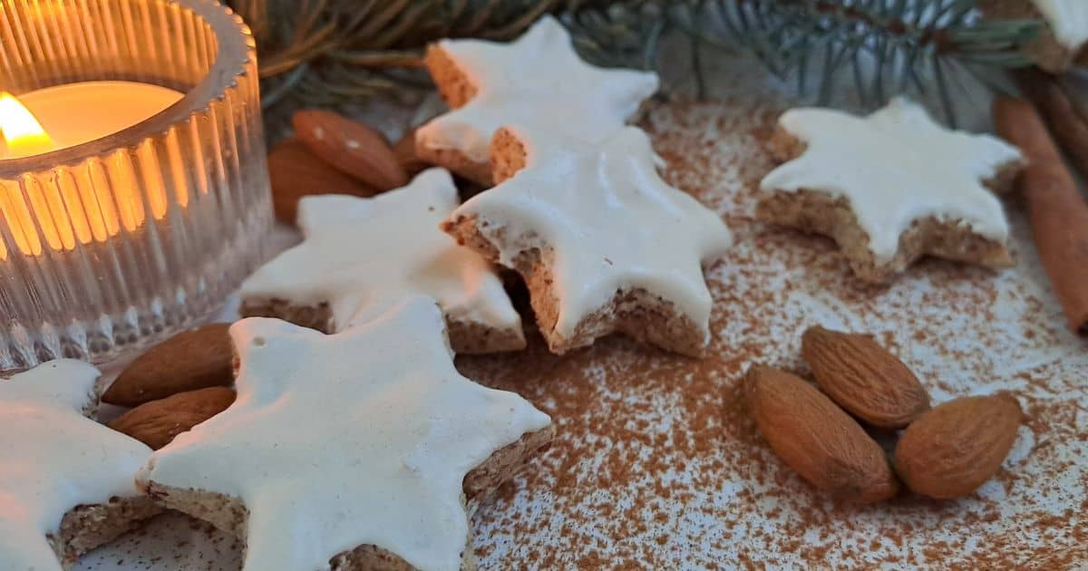Recept: Korenené škoricové hviezdičky s mandľami a polevou