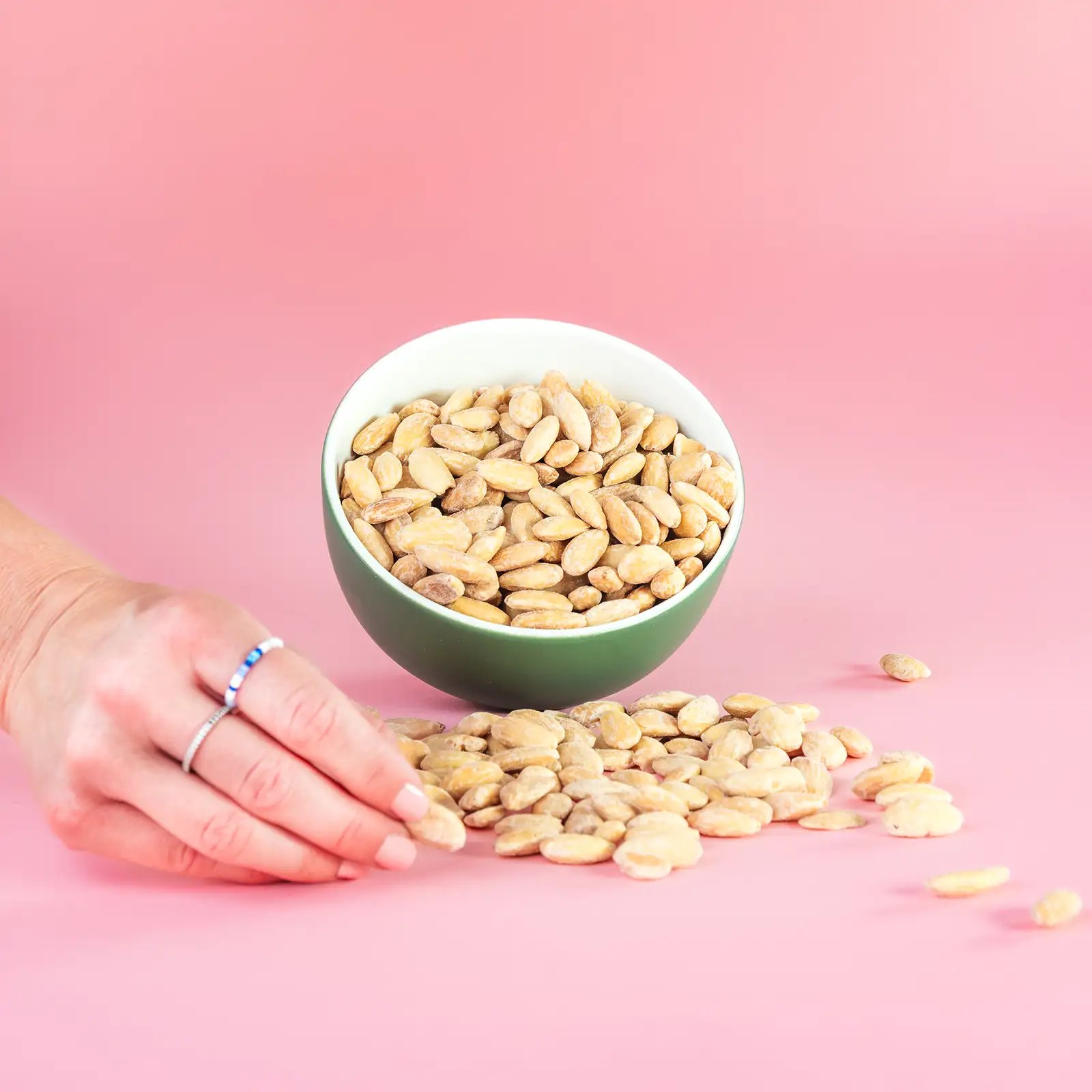 pražené mandle solené, 23-25 VEĽKÉ